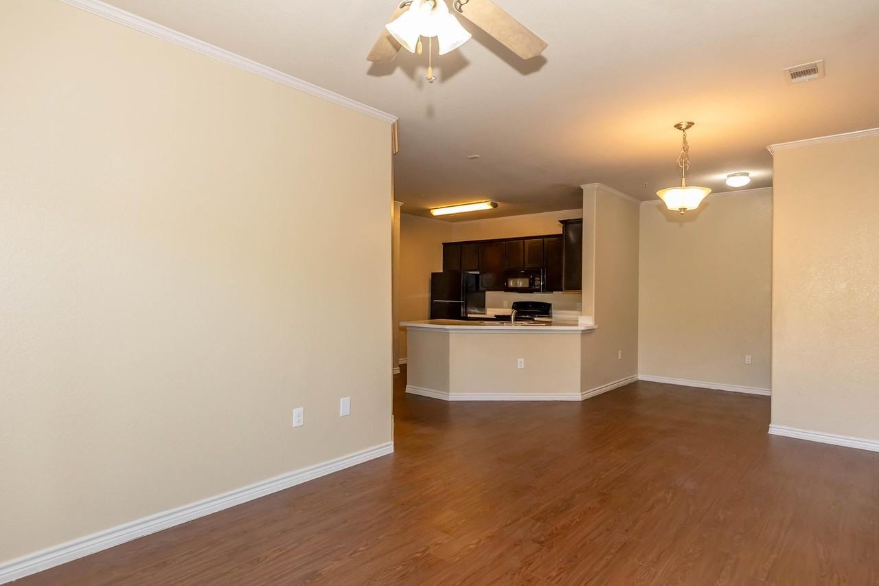 1617 Northwest Blvd #112 - Photo 2 of 7