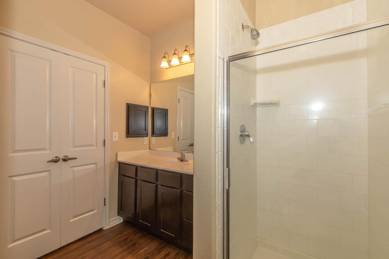 1617 Northwest Blvd #112 - Photo 4 of 7
