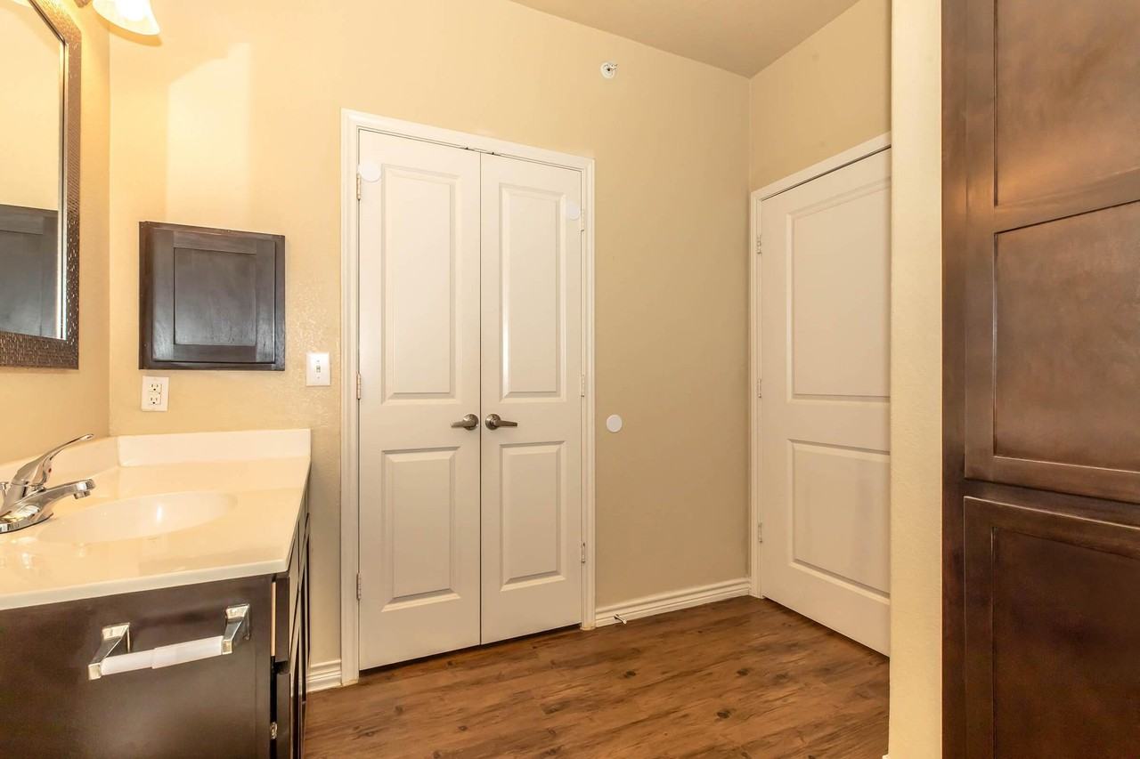 1617 Northwest Blvd #623 - Photo 5 of 5