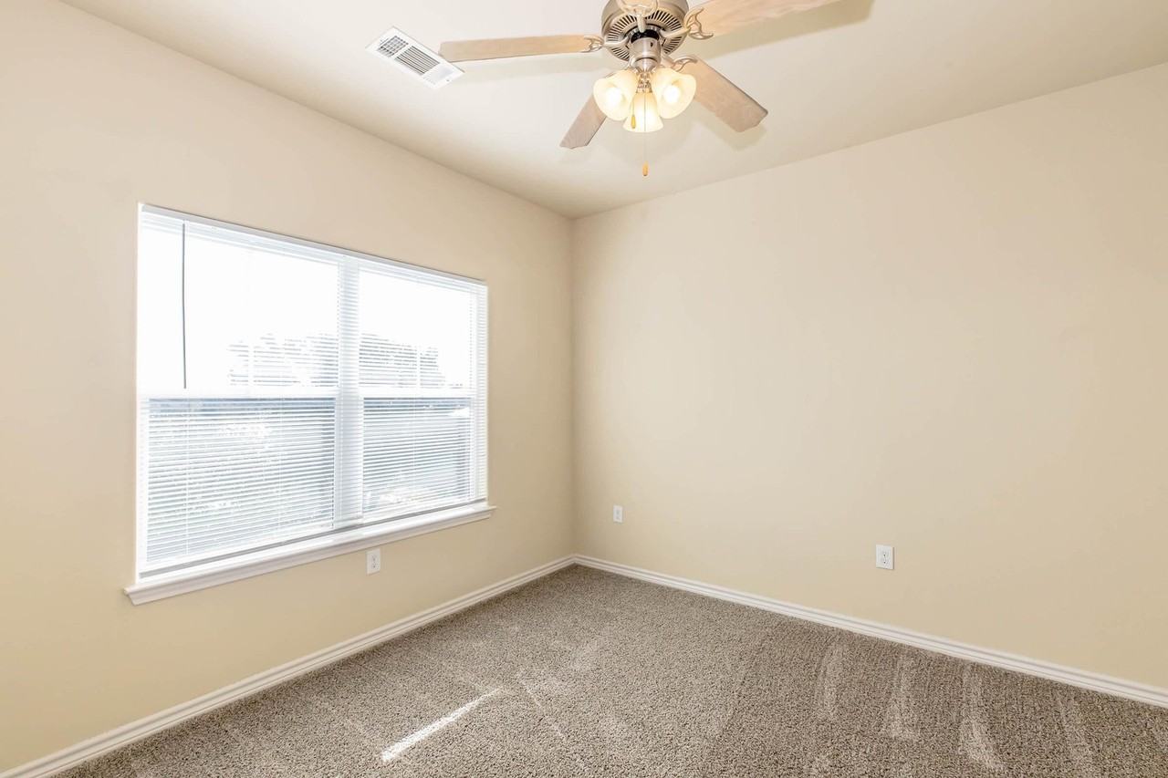 1617 Northwest Blvd #516 - Photo 2 of 6