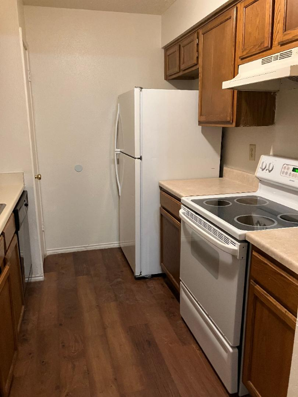 812 Station St - Photo 3 of 12