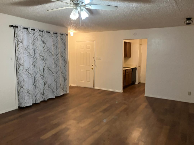 812 Station St - Photo 7 of 12