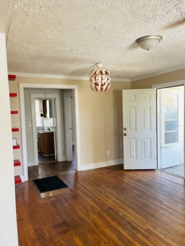 301 Clement St - Photo 7 of 33