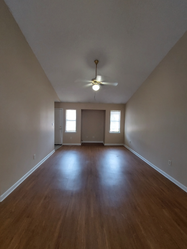 220 Wyndham Cir #B - Photo 3 of 10