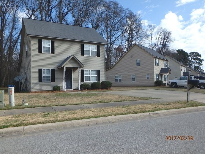 119 Stratford Rd - Photo 2 of 17