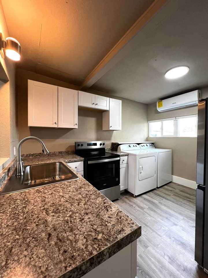 1521 Garfield Ave - Photo 5 of 15