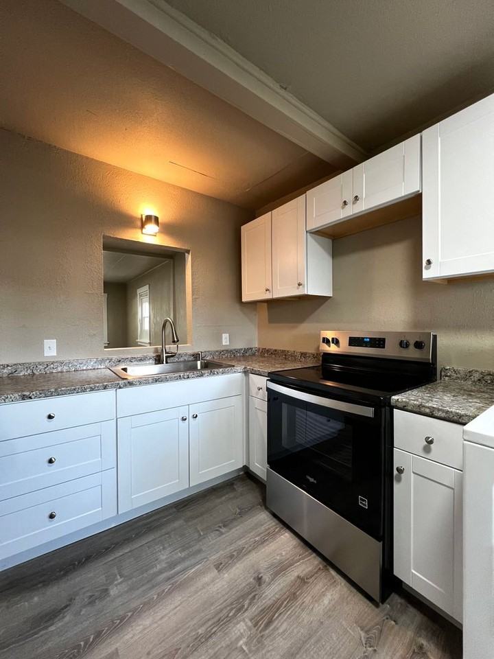 1521 Garfield Ave - Photo 6 of 15