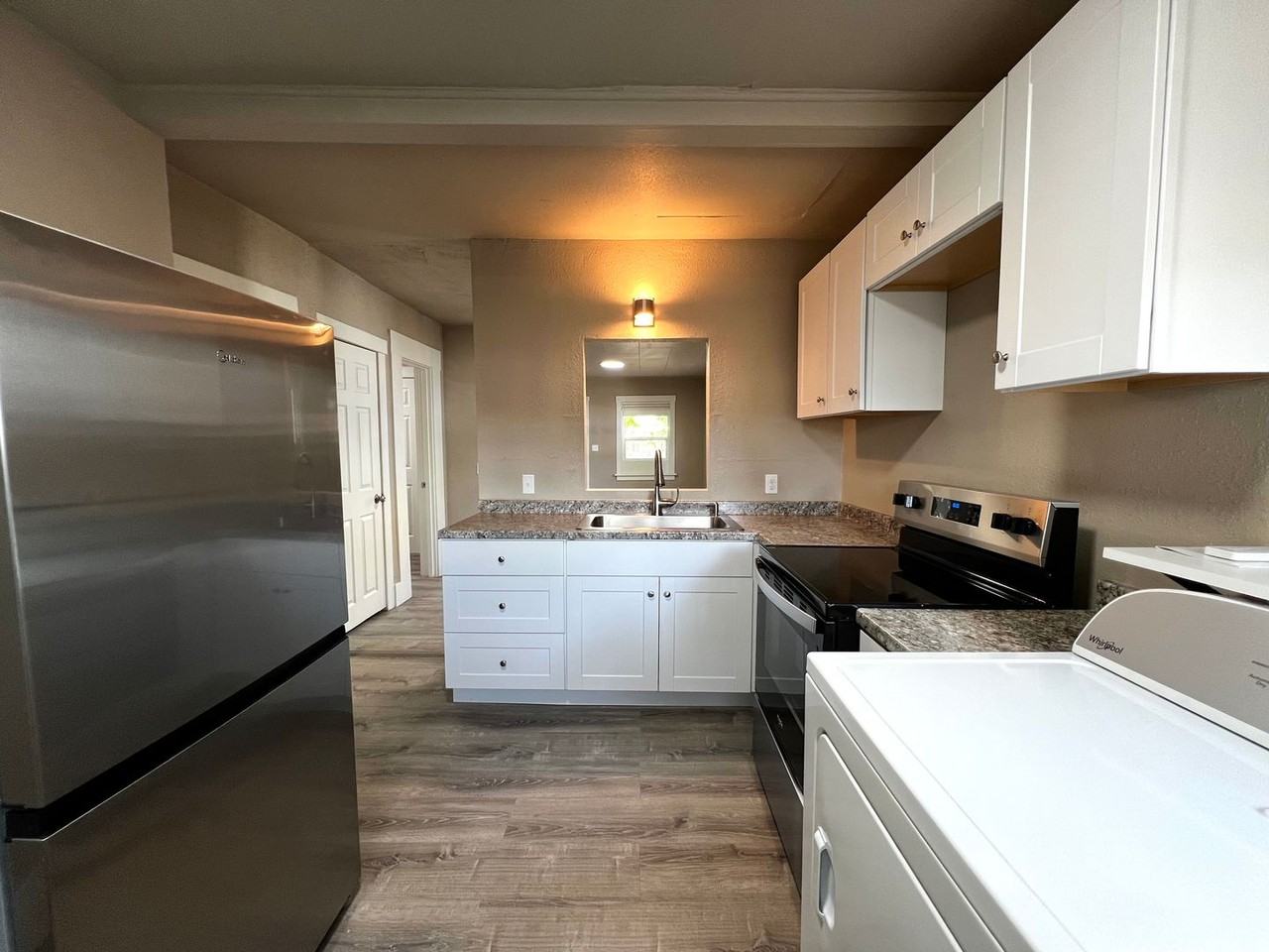 1521 Garfield Ave - Photo 7 of 15