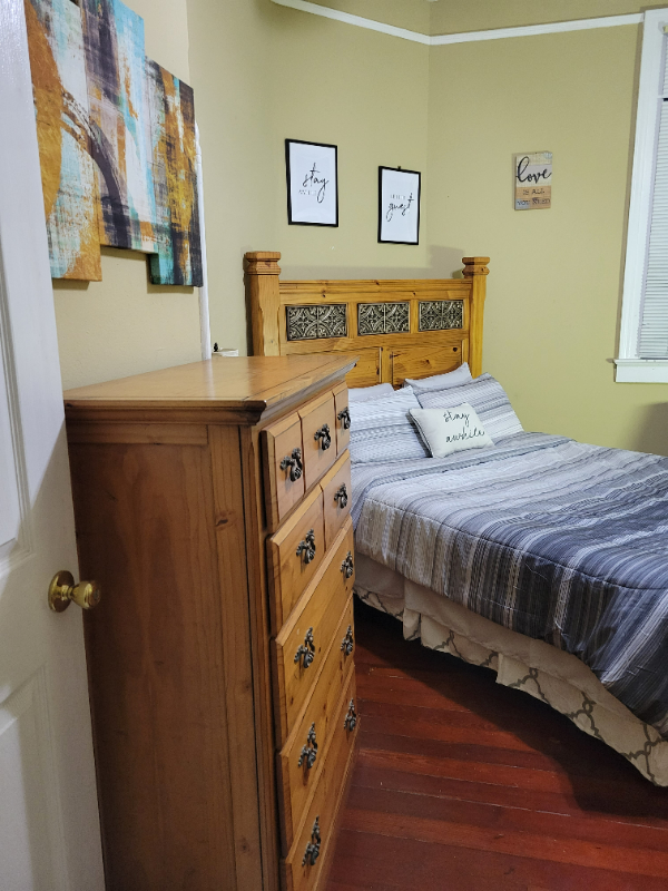 1022 N Broad St - Photo 3 of 7