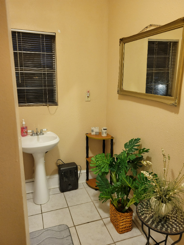 1022 N Broad St - Photo 6 of 7