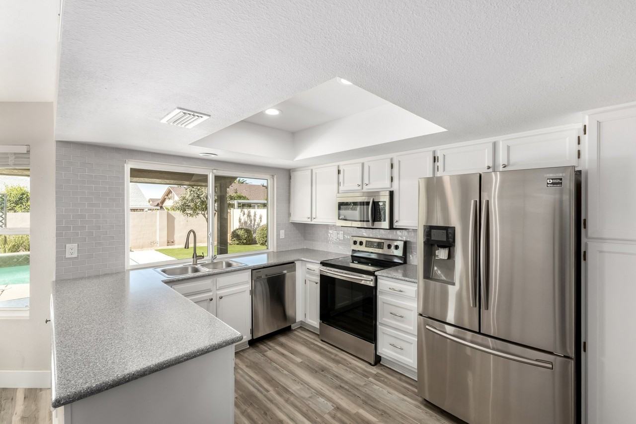 908 S 78th Pl - Photo 3 of 18
