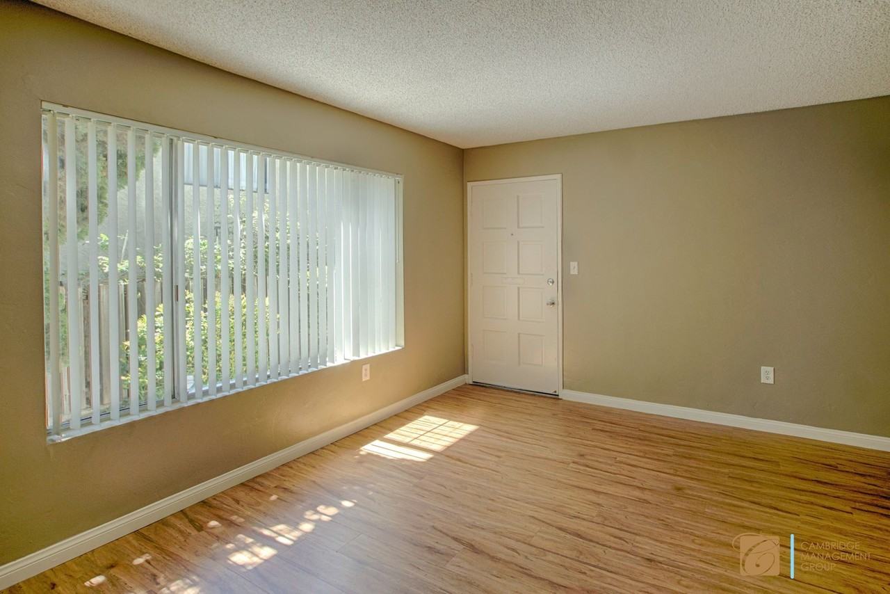4140 Cleveland Ave - Photo 5 of 8