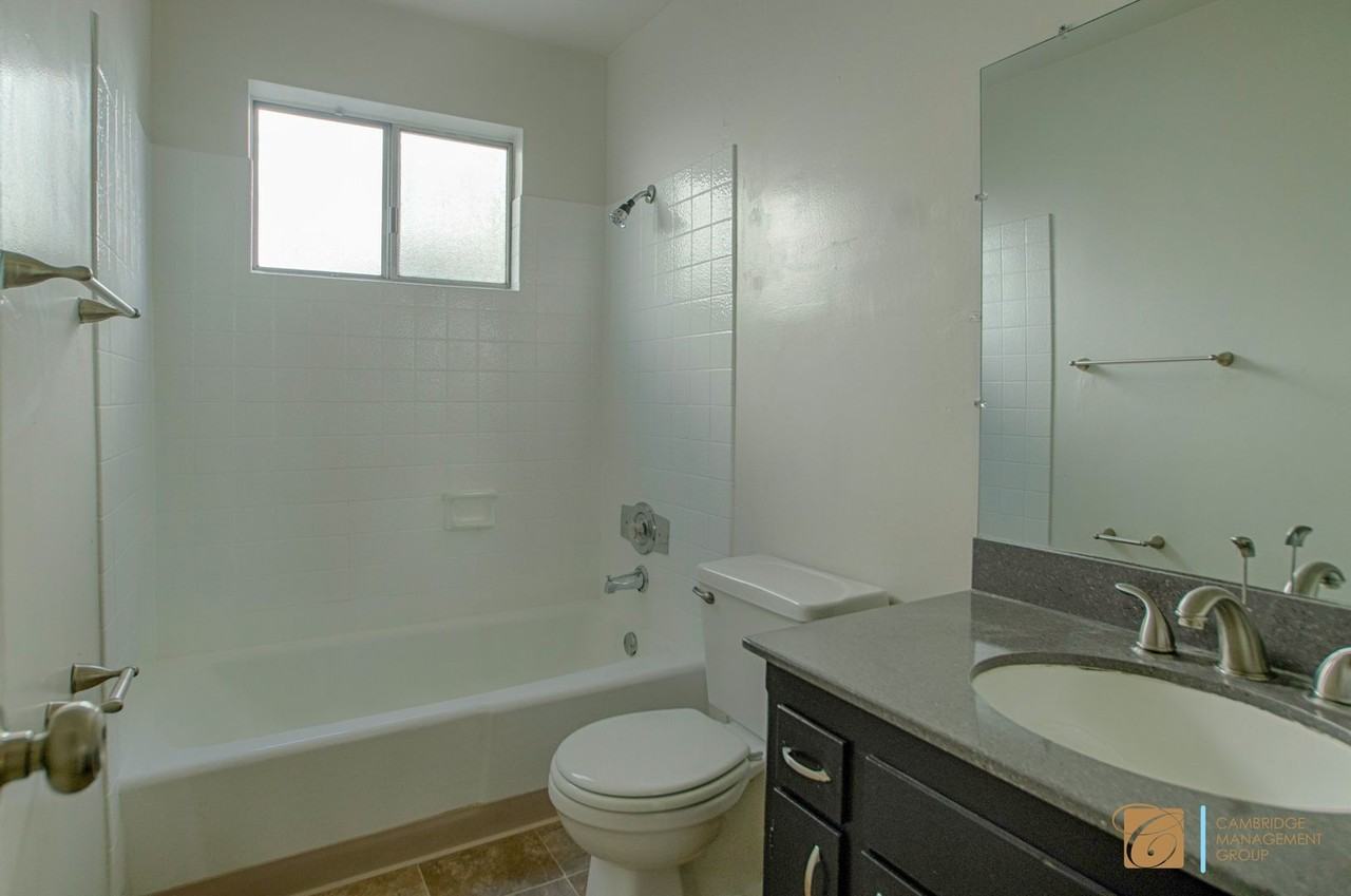 4140 Cleveland Ave - Photo 6 of 8