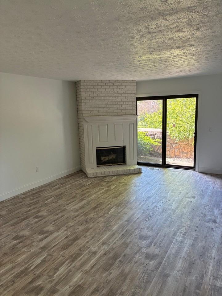 3421 Burrwood Dr #26 - Photo 3 of 20