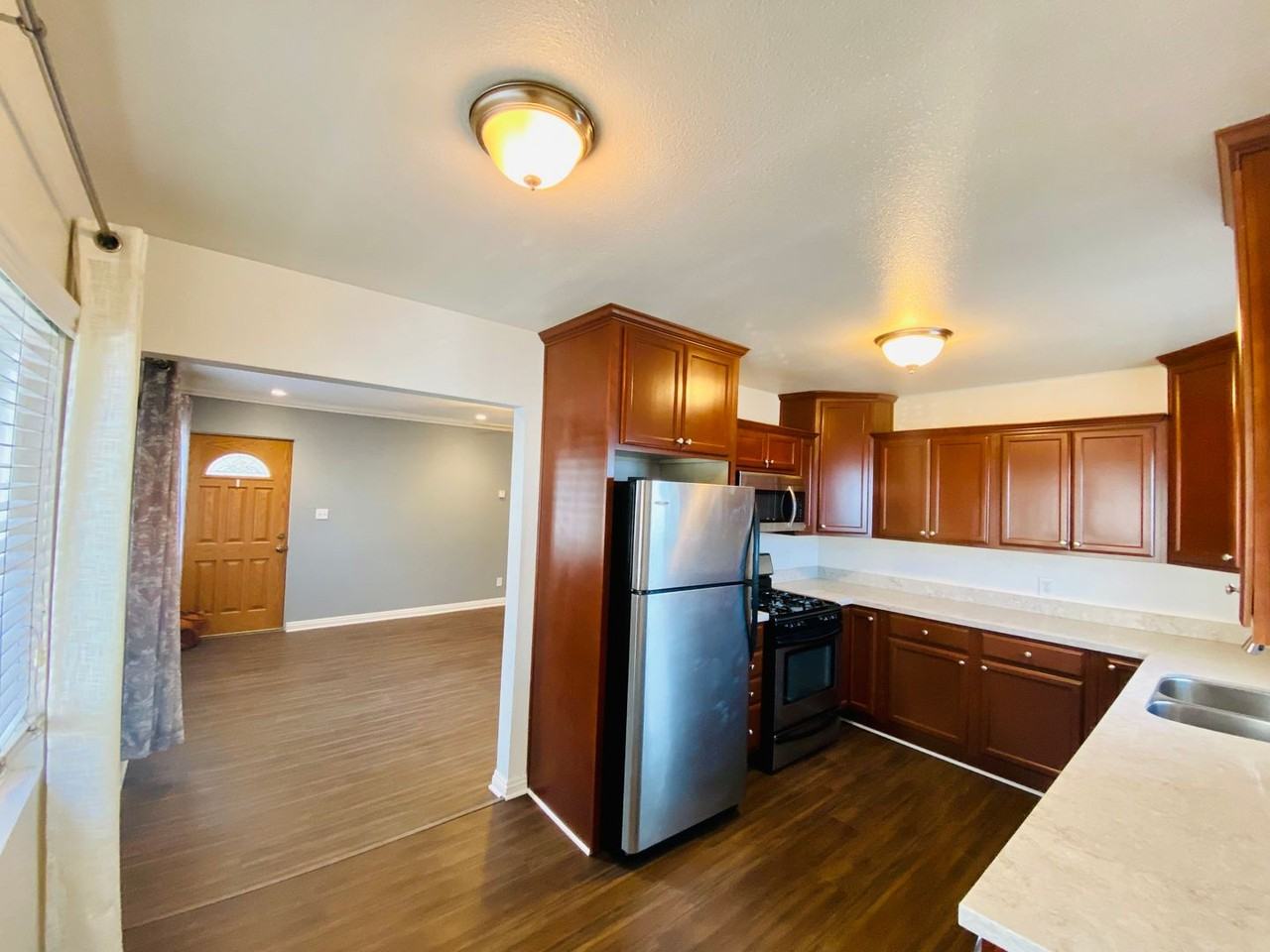 2029 1/2 Oliver Ave - Photo 3 of 10