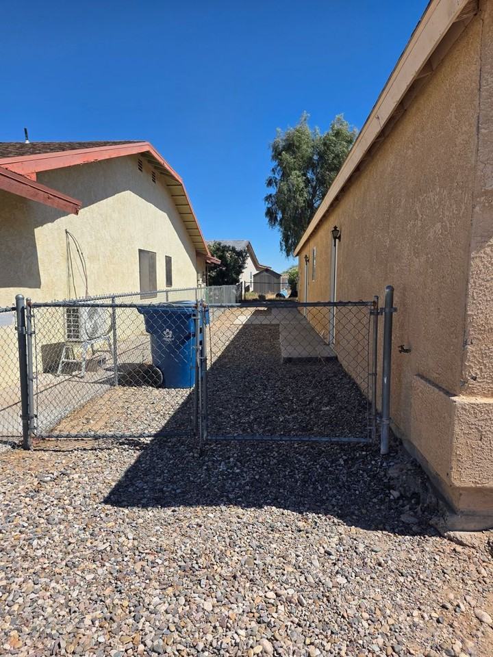 582 Ramar Rd - Photo 3 of 32