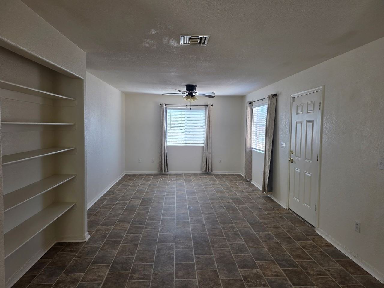 582 Ramar Rd - Photo 4 of 32