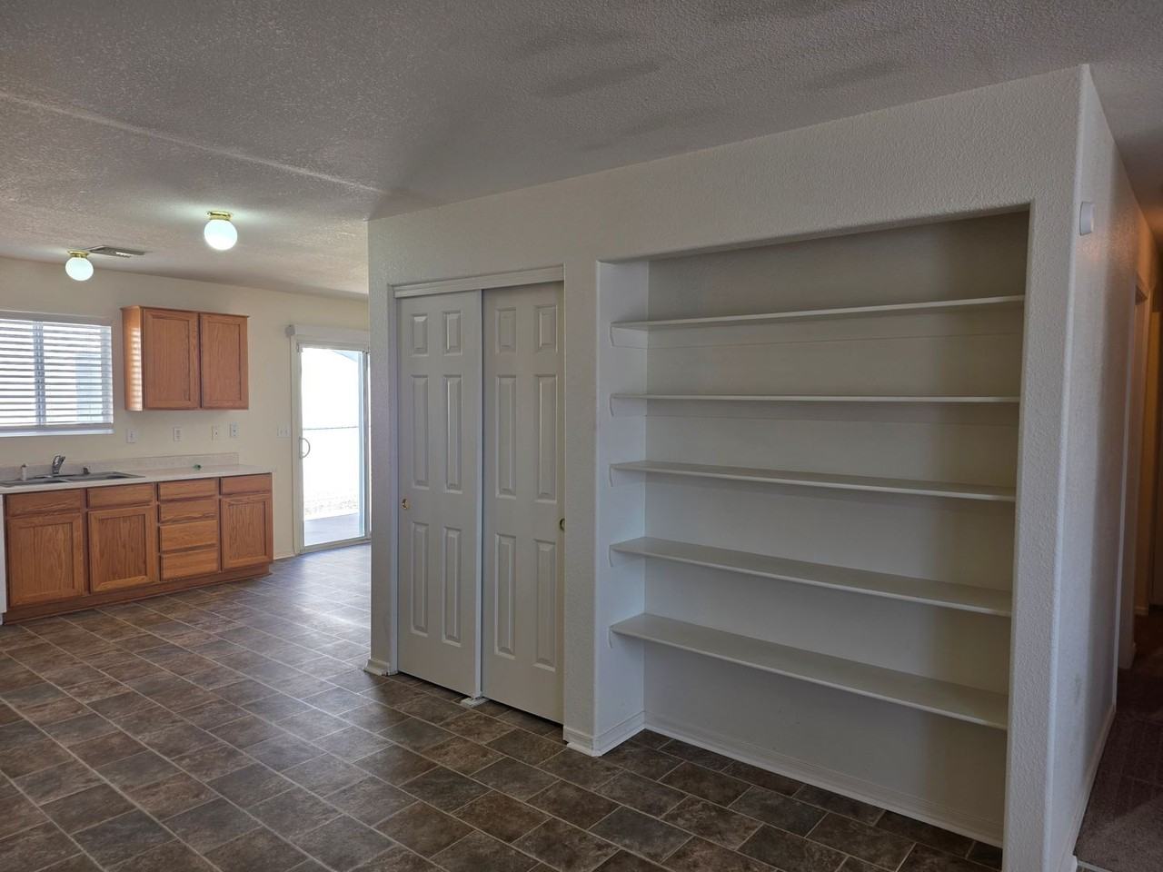 582 Ramar Rd - Photo 7 of 32