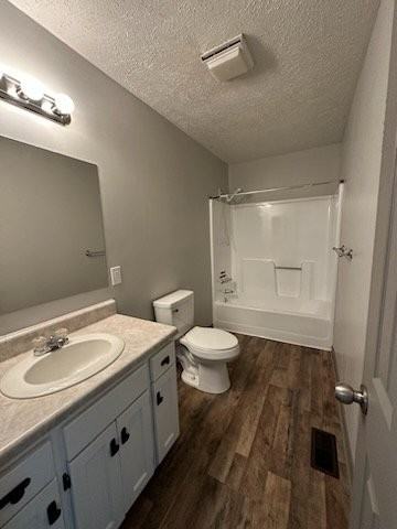572 Meadow St #11 - Photo 5 of 9