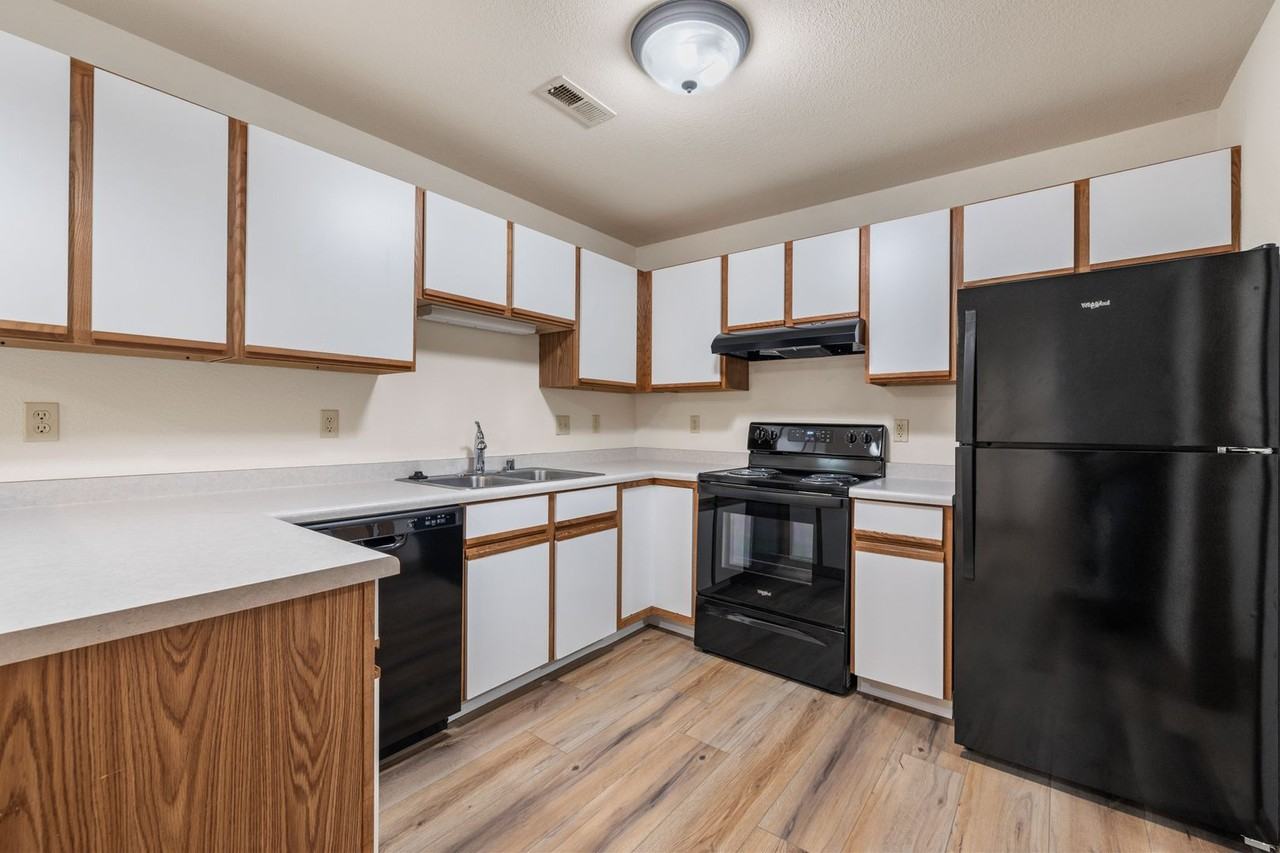 342 E Gate Dr - Photo 6 of 20