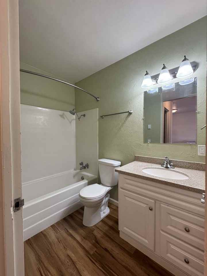 1257 W 6th Ave #11 - Photo 7 of 8