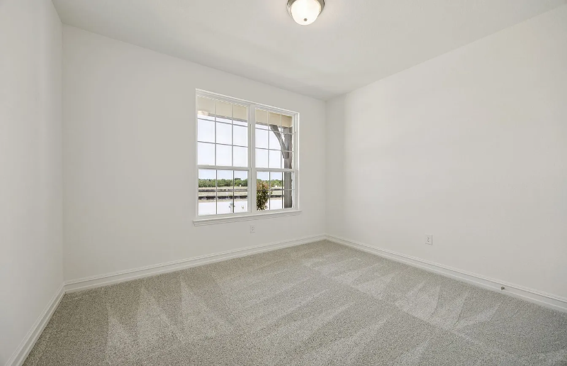 1436 Holmes St - Photo 5 of 22