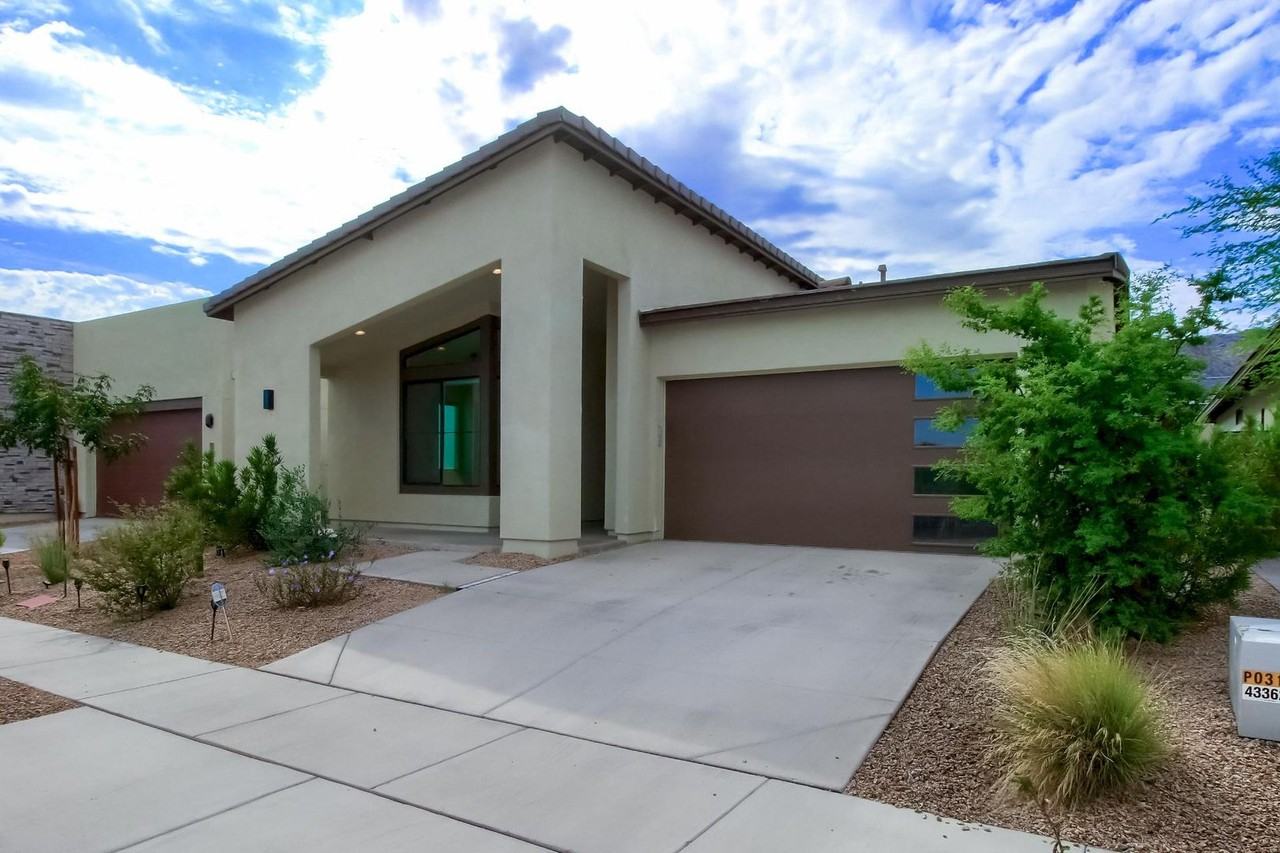 1005 E Paseo Way - Photo 2 of 50