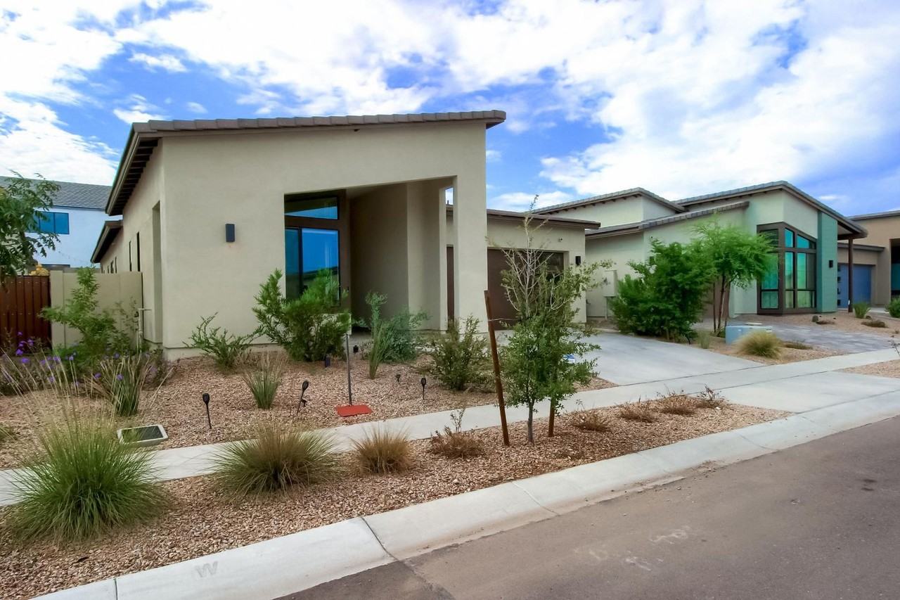 1005 E Paseo Way - Photo 4 of 50