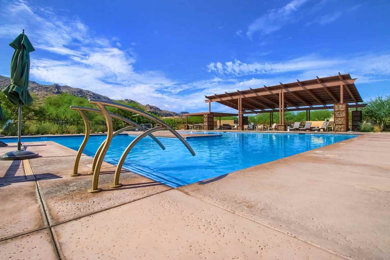 1005 E Paseo Way - Photo 3 of 50