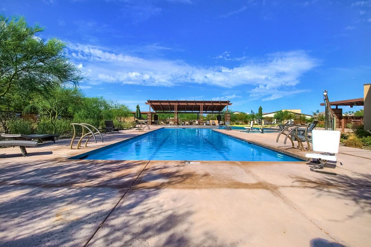1005 E Paseo Way - Photo 4 of 50