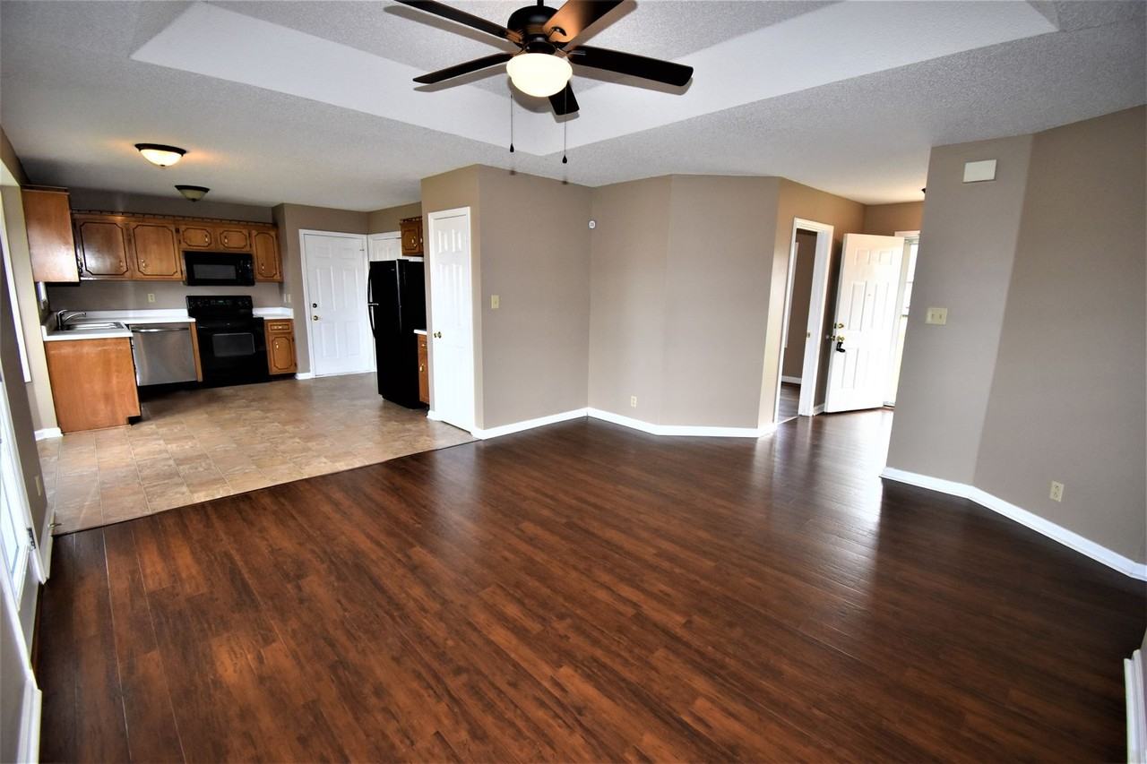 1305 Hand Dr - Photo 3 of 20