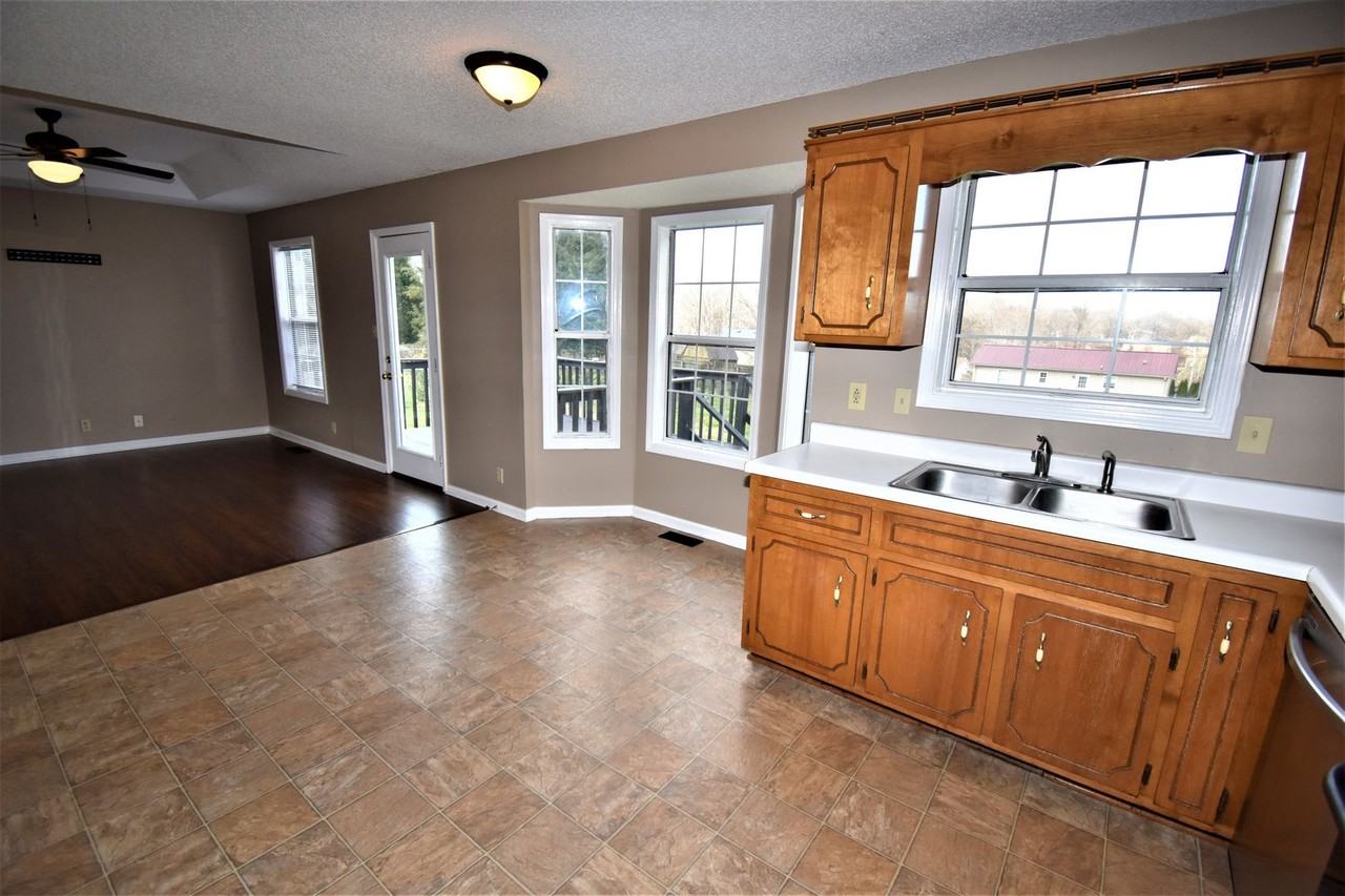 1305 Hand Dr - Photo 5 of 20