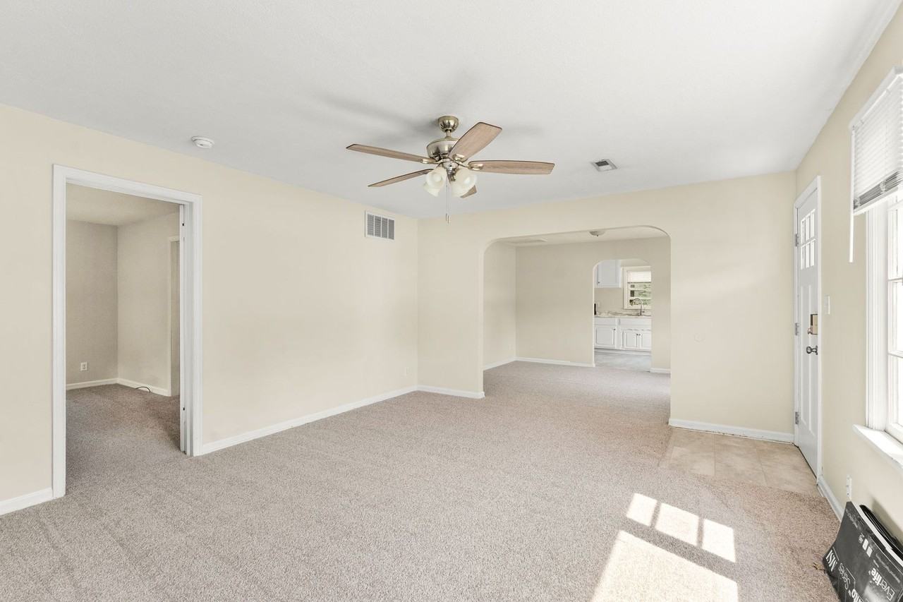 1149 S Main Ave - Photo 6 of 21