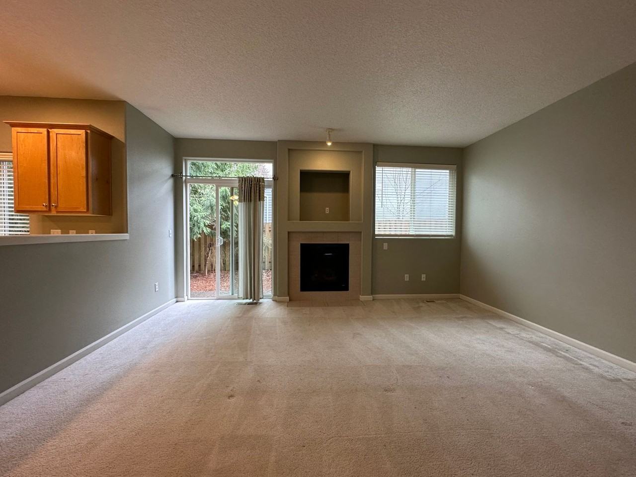 1573 Ne Challis Pl - Photo 2 of 16