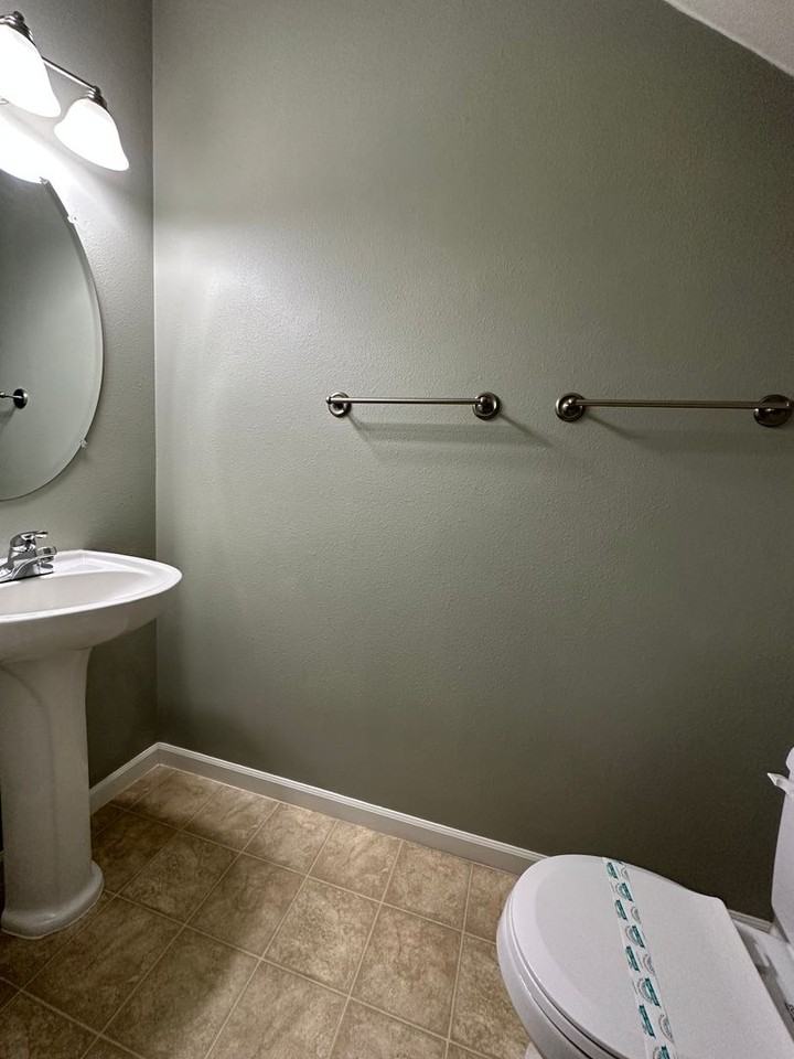 1573 Ne Challis Pl - Photo 4 of 16