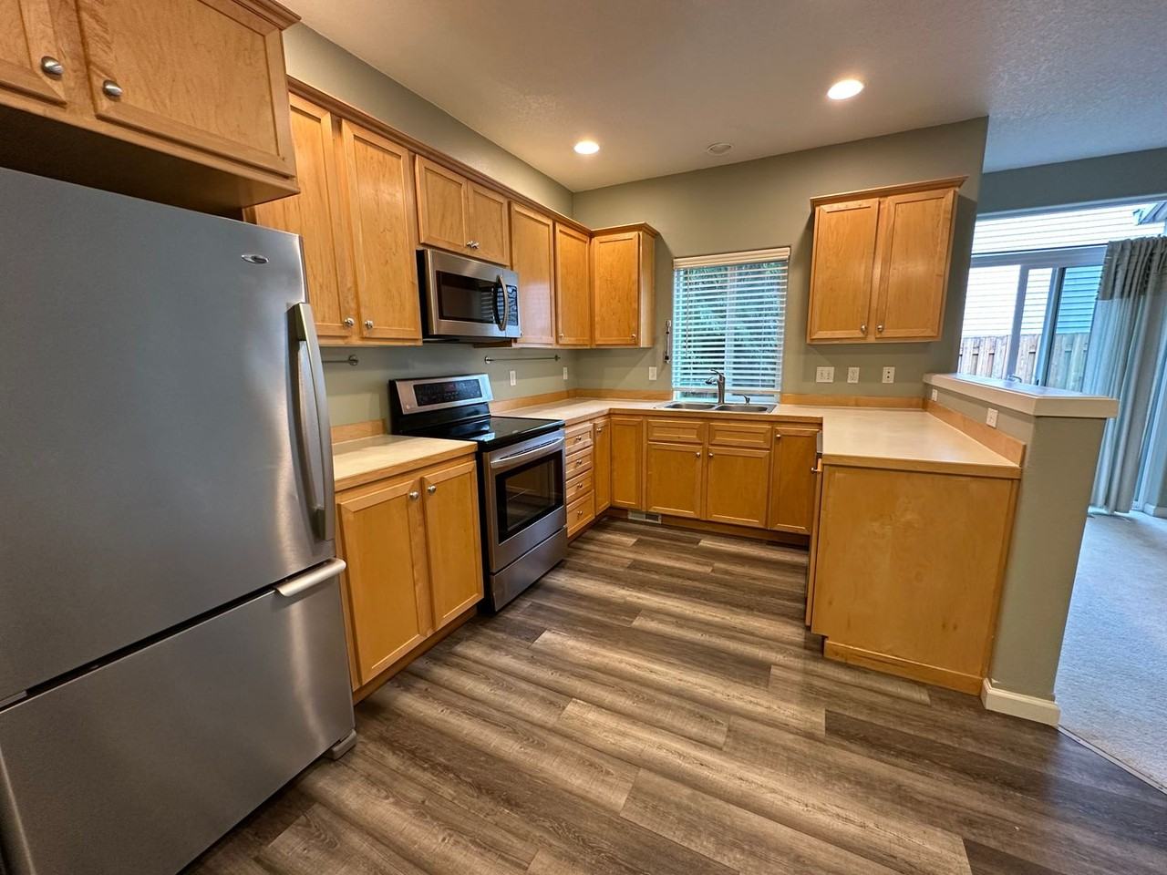 1573 Ne Challis Pl - Photo 5 of 16