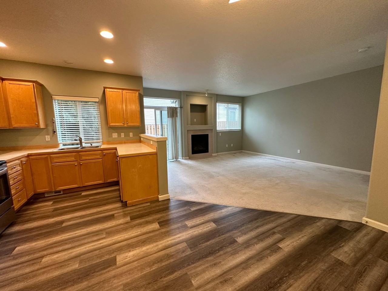 1573 Ne Challis Pl - Photo 6 of 16