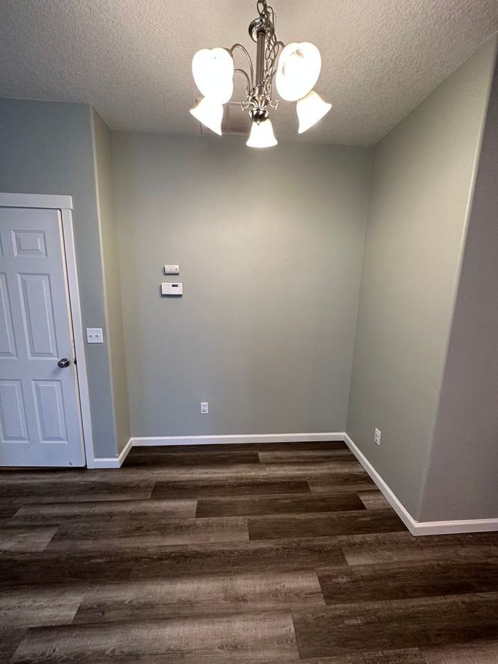 1573 Ne Challis Pl - Photo 7 of 16