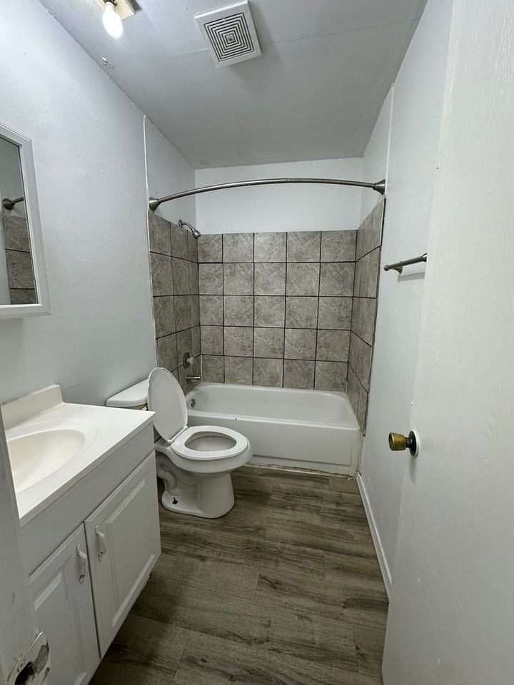 3031 W Pacific St - Photo 7 of 10