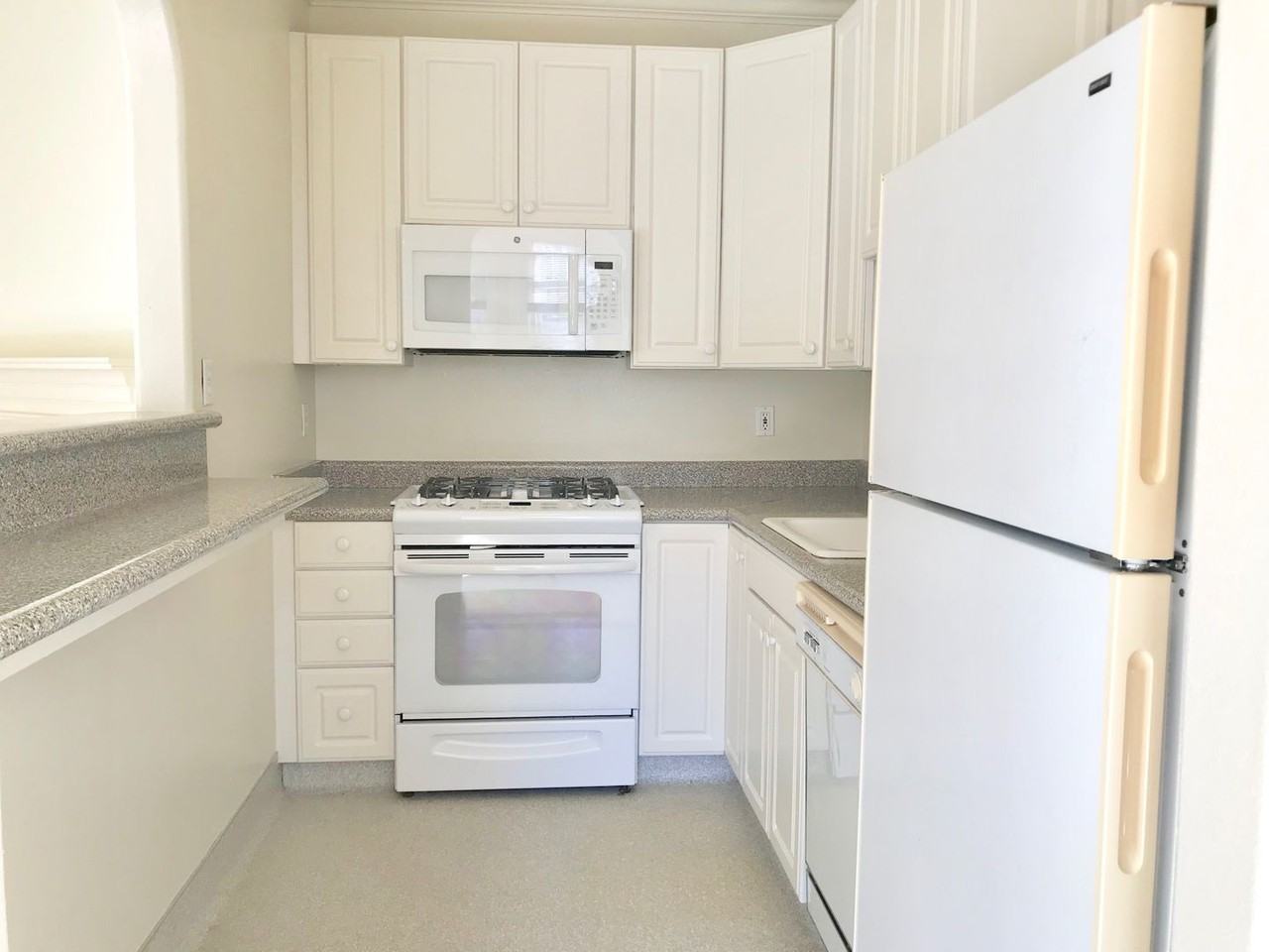 2130 Beach St #301 - Photo 3 of 16