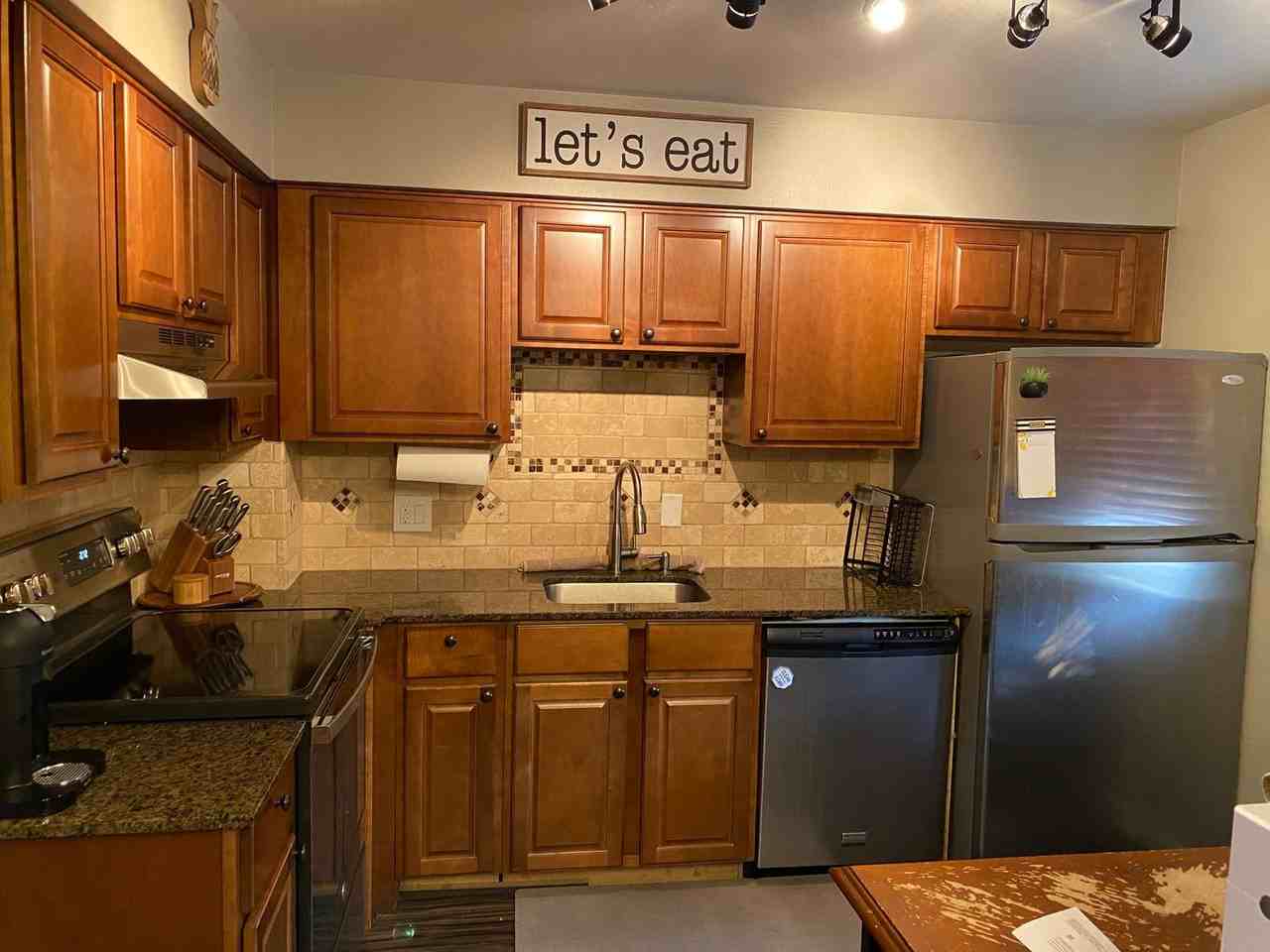 11643 Pearl St - Photo 2 of 12