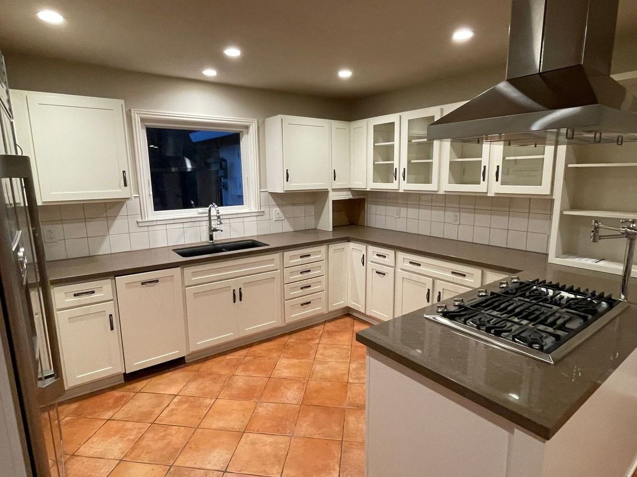 2421 Louis Rd - Photo 5 of 19