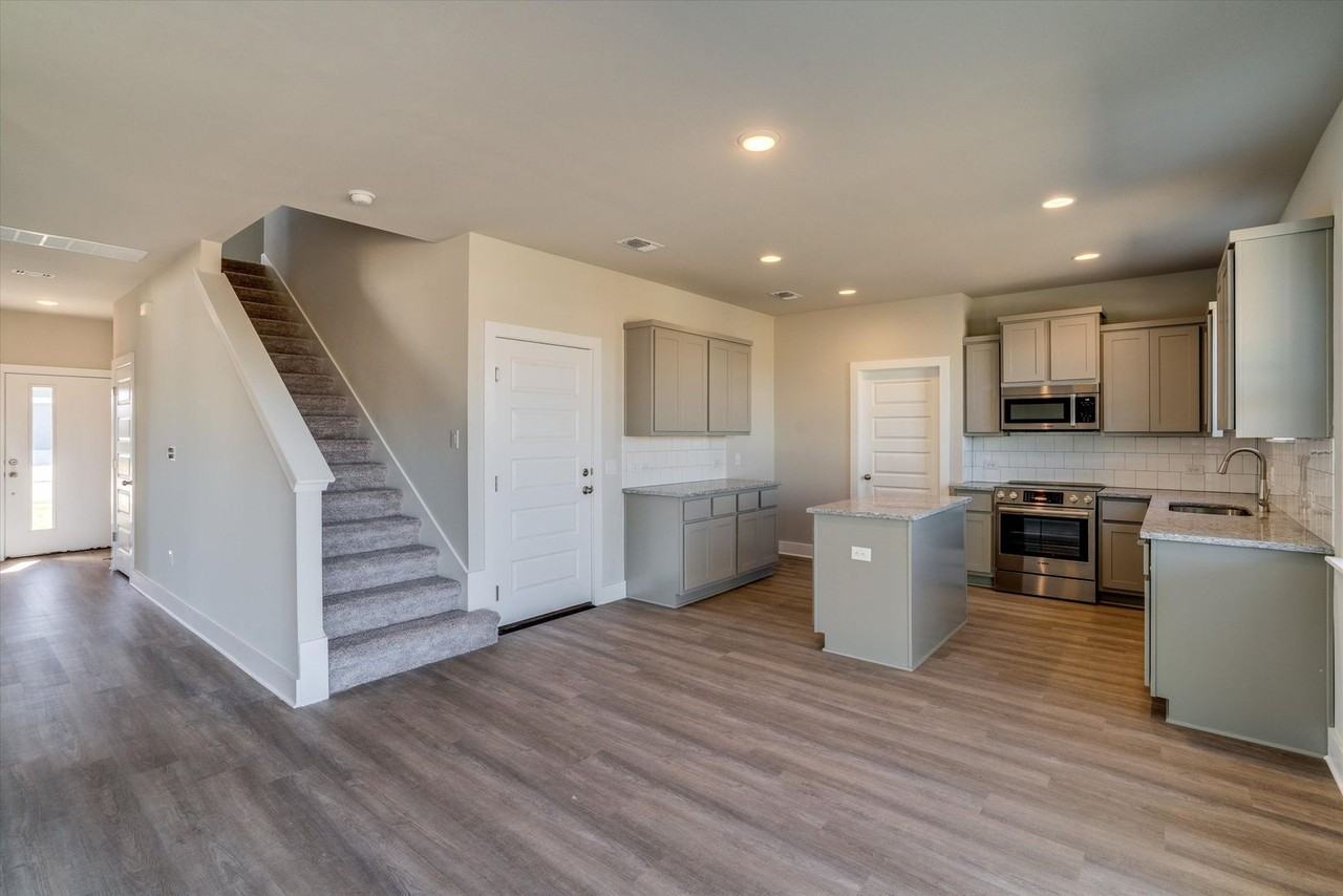 9824 Eloquence Dr - Photo 6 of 23