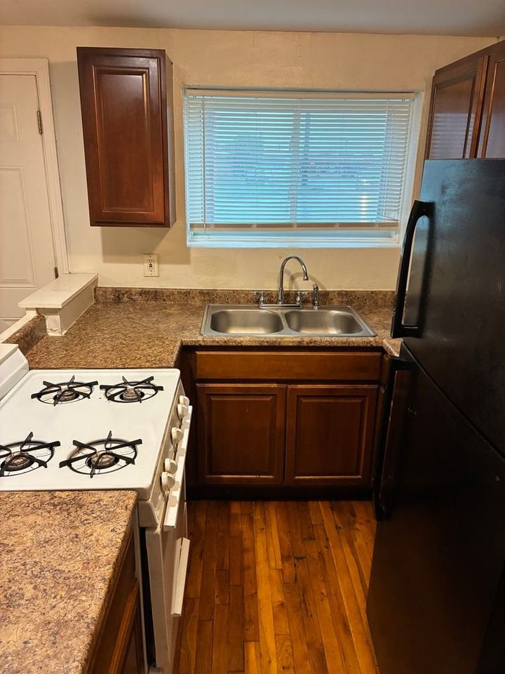 10305 Page Ave - Photo 3 of 12