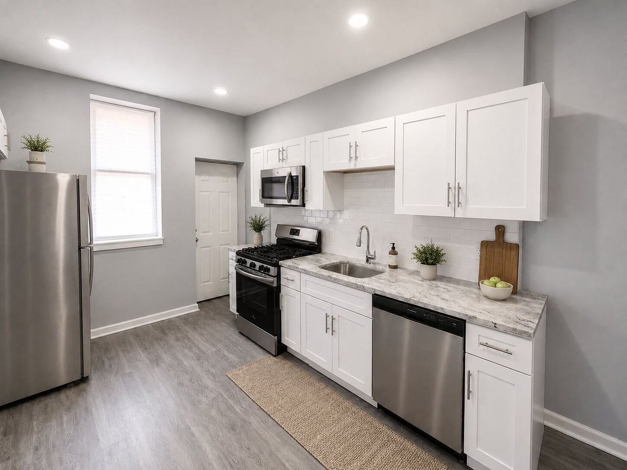 2746 N Garnet St - Photo 4 of 19