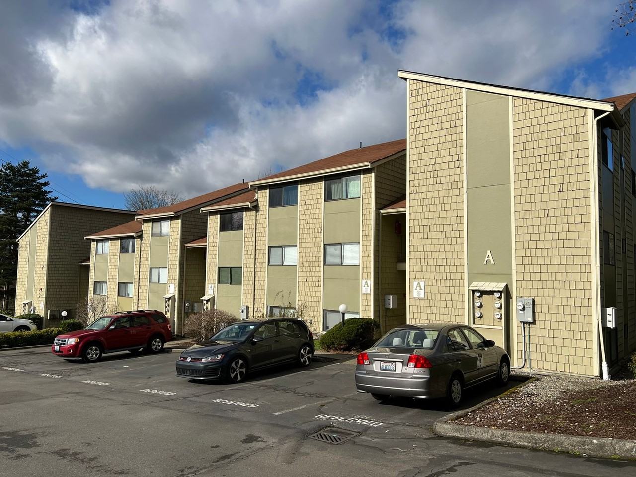 2020 Grant Ave S #F104
