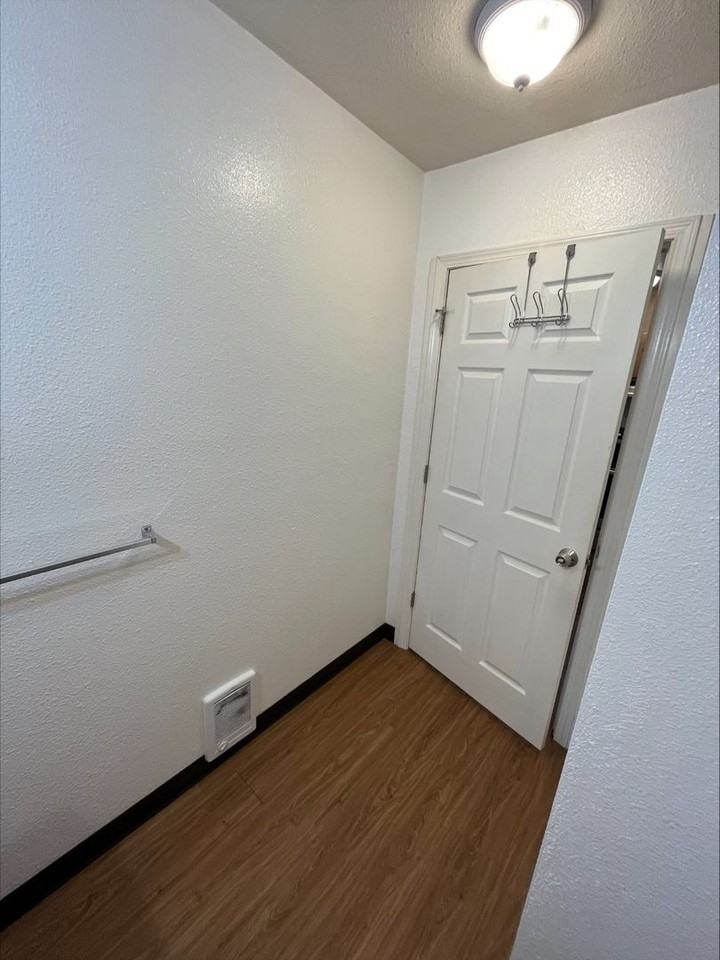 713 N Tower Ave #B - Photo 2 of 15