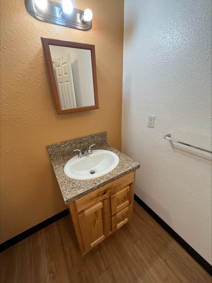 713 N Tower Ave #B - Photo 3 of 15