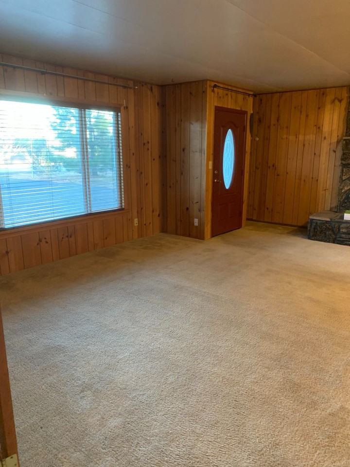 21119 Bear Creek Rd - Photo 2 of 6