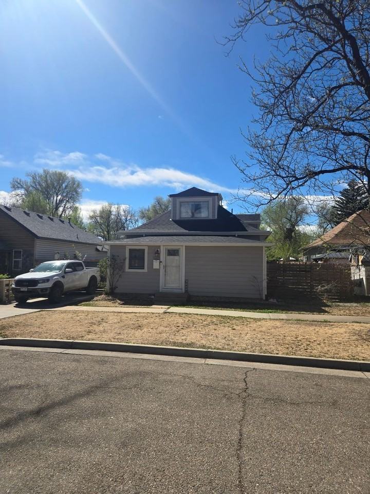 1025 Alta St - Photo 2 of 10